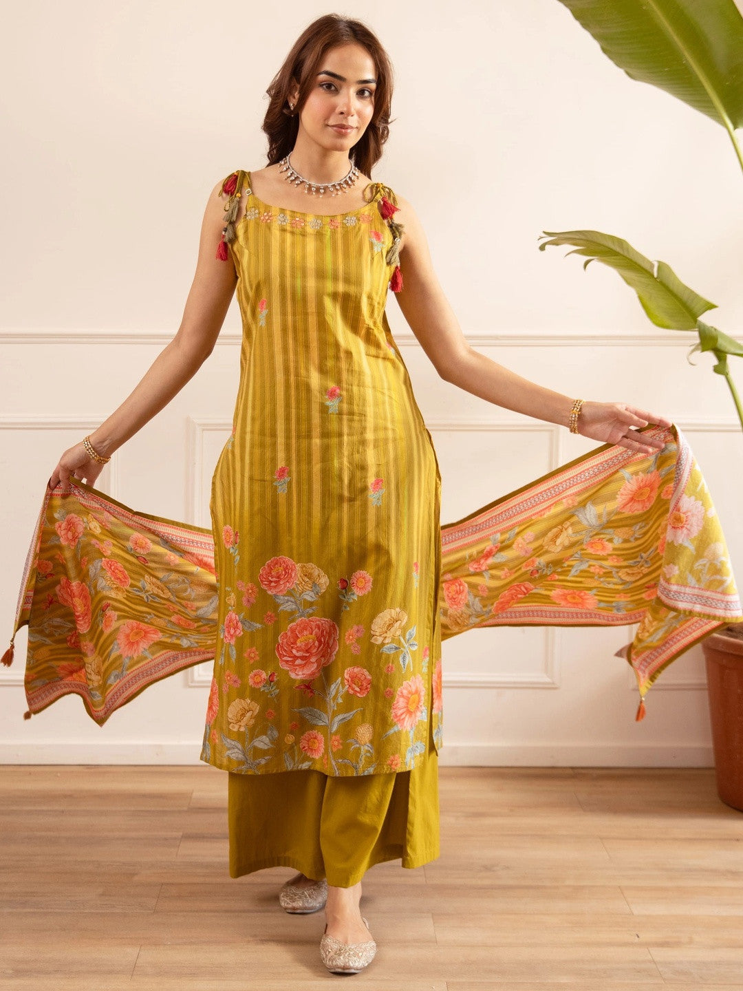 Women Floral Printed Regular Thread Work Pure Cotton Kurta with Palazzos & With Dupatta