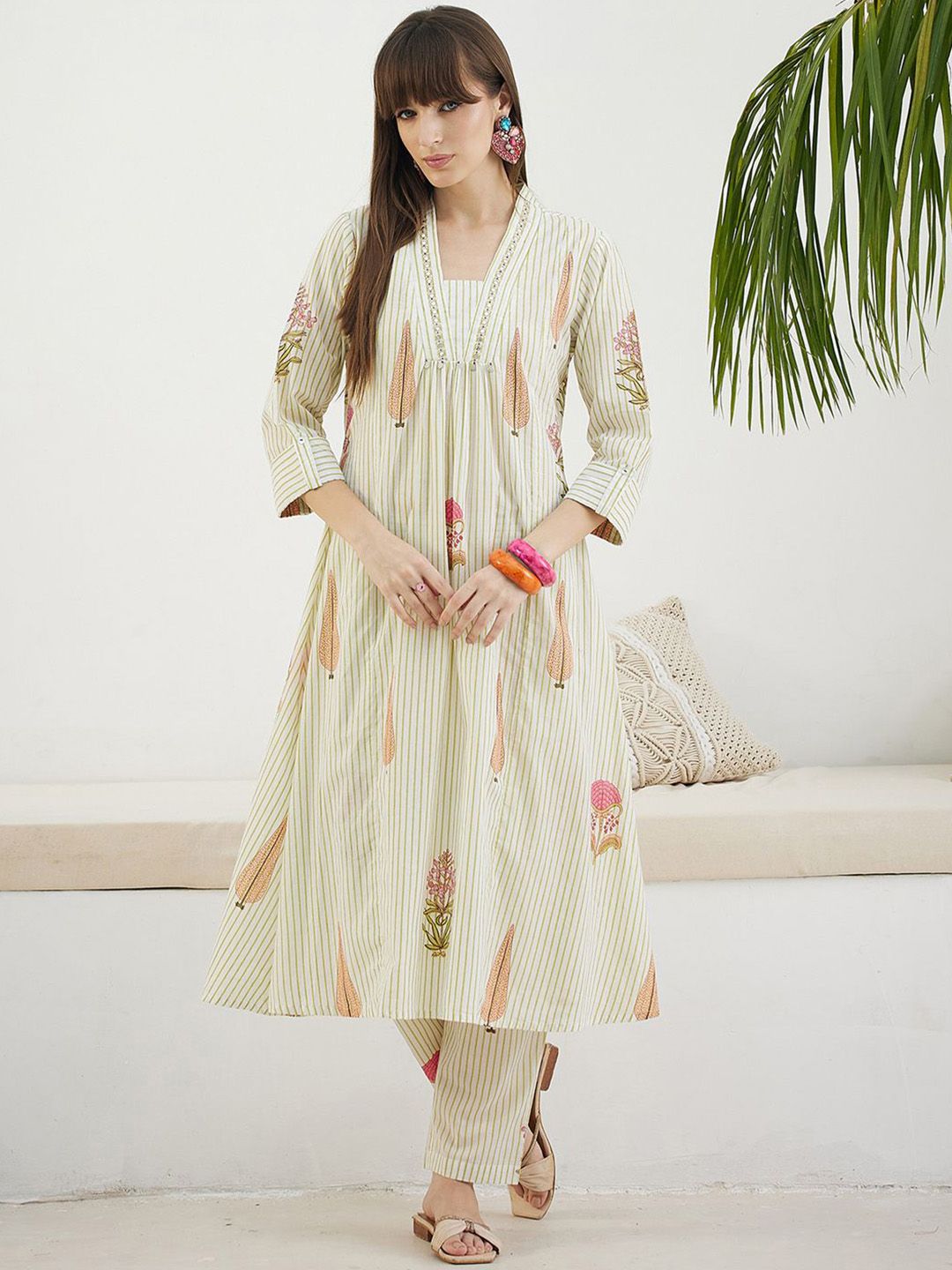 Dhiyona IE Floral Printed Pure Cotton V-Neck Tunic With Trousers
