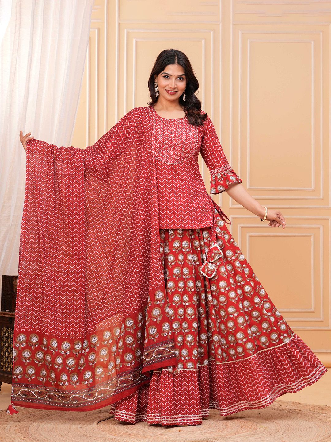 Dhiyona KL Women Floral Printed Regular Pure Cotton Kurti with Skirt & Dupatta