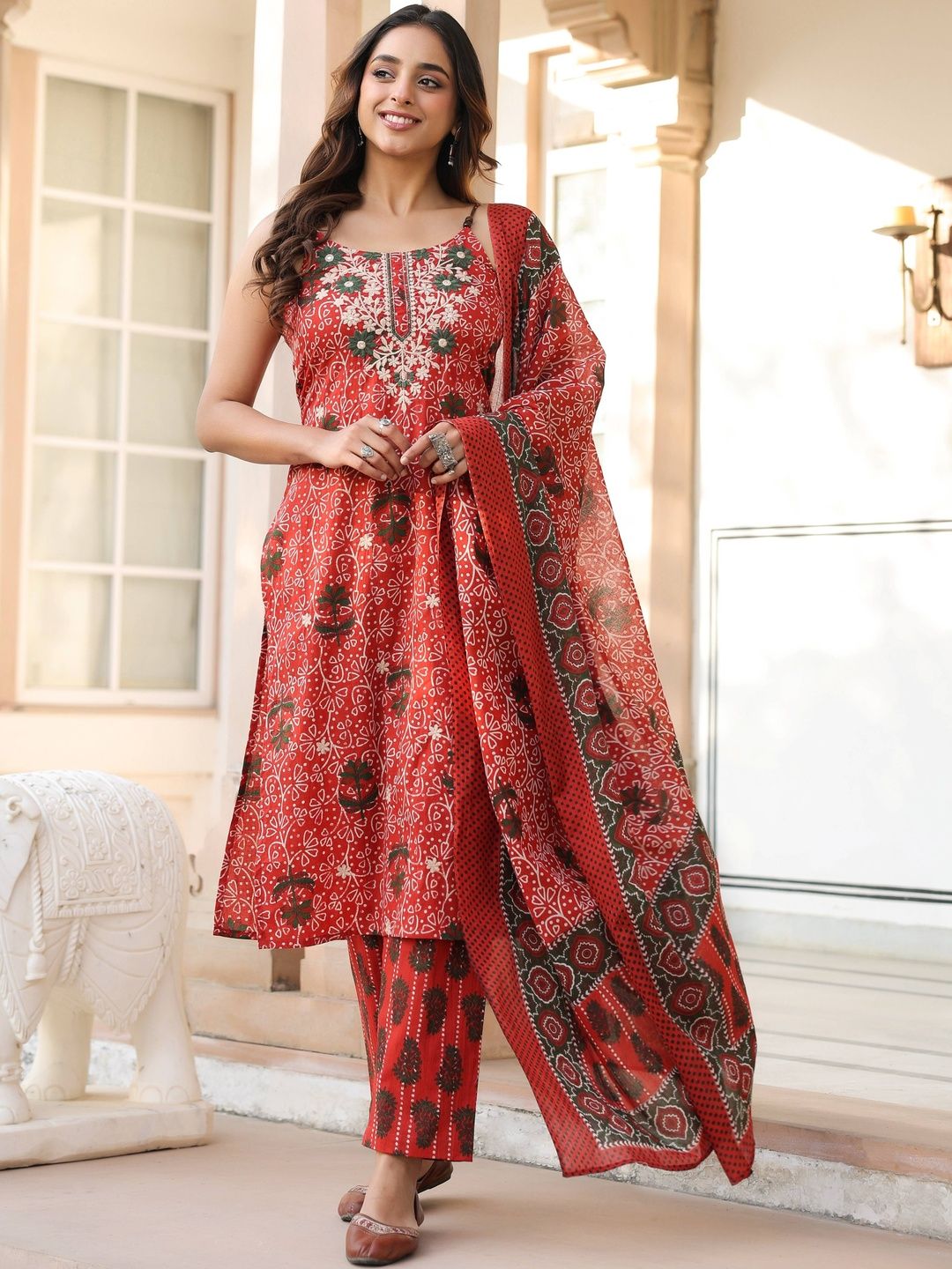 Dhiyona RR Women's Ethnic Motifs Printed Regular Beads and Stones Pure Cotton Kurta with Trousers & With