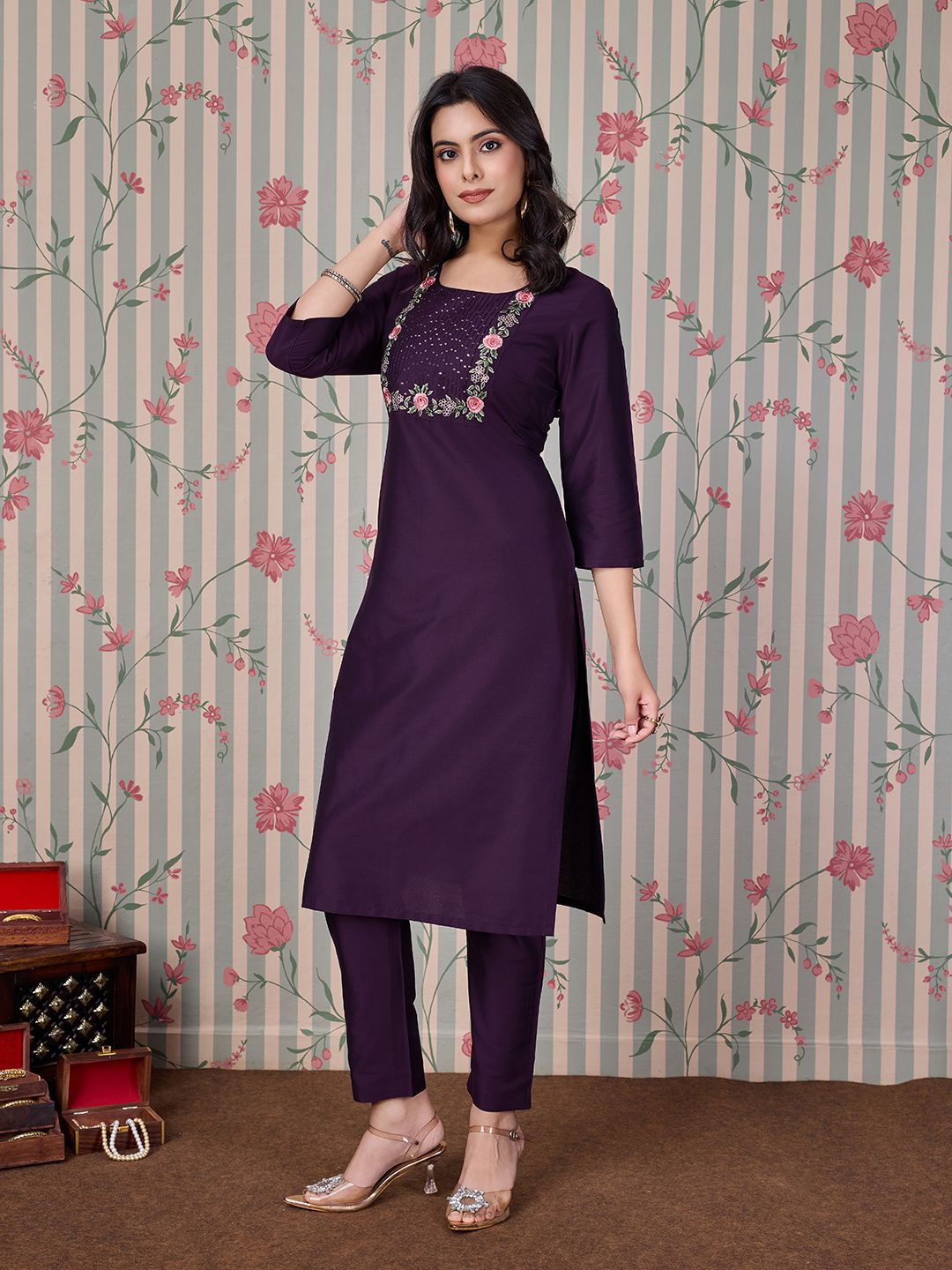 Dhiyona OD  Women Embroidered Straight Kurta
