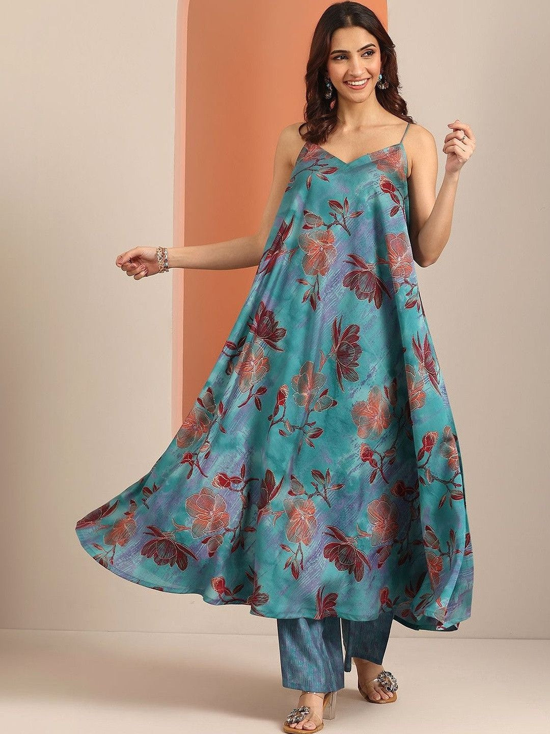 Women Floral Printed Regular Kurta with Trousers
