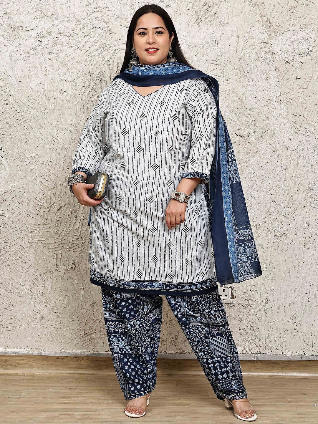 Dhiyona KL Women Ethnic Motifs Printed Kurta with Salwar & Dupatta