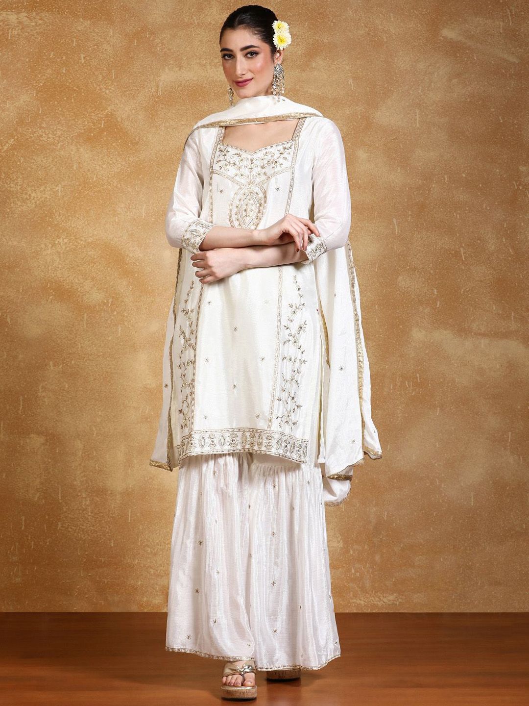 Dhiyona VA Women Floral Embroidered Kurta with Sharara & Dupatta