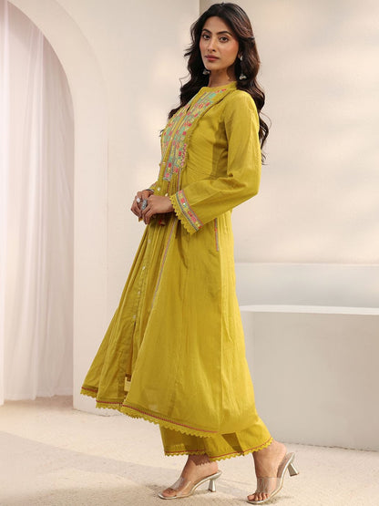 Women Ethnic Motifs Embroidered Panelled Thread Work Kurta with Trousers & With Dupatta