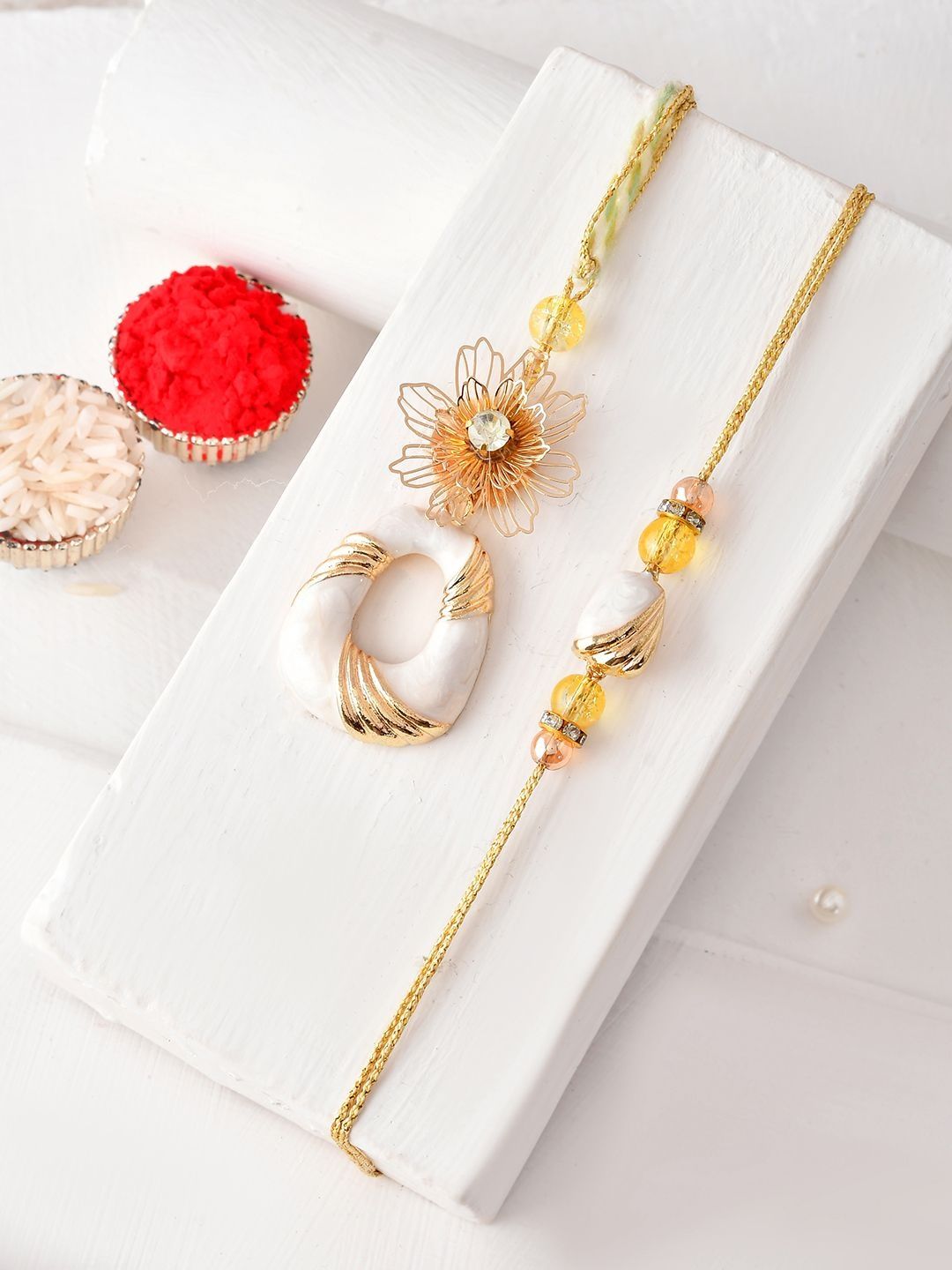 Dhiyona Rakhi