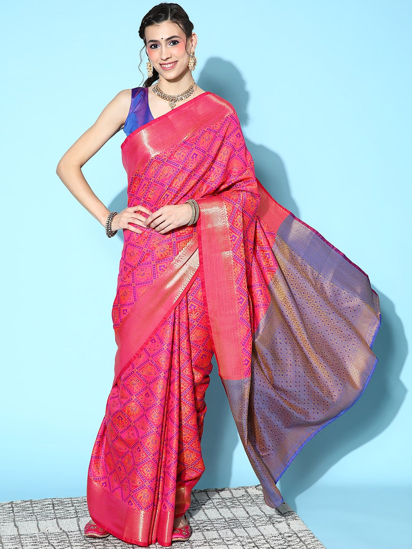 Women's Silk Blend Pink Woven Design Designer Saree With Blouse Piece