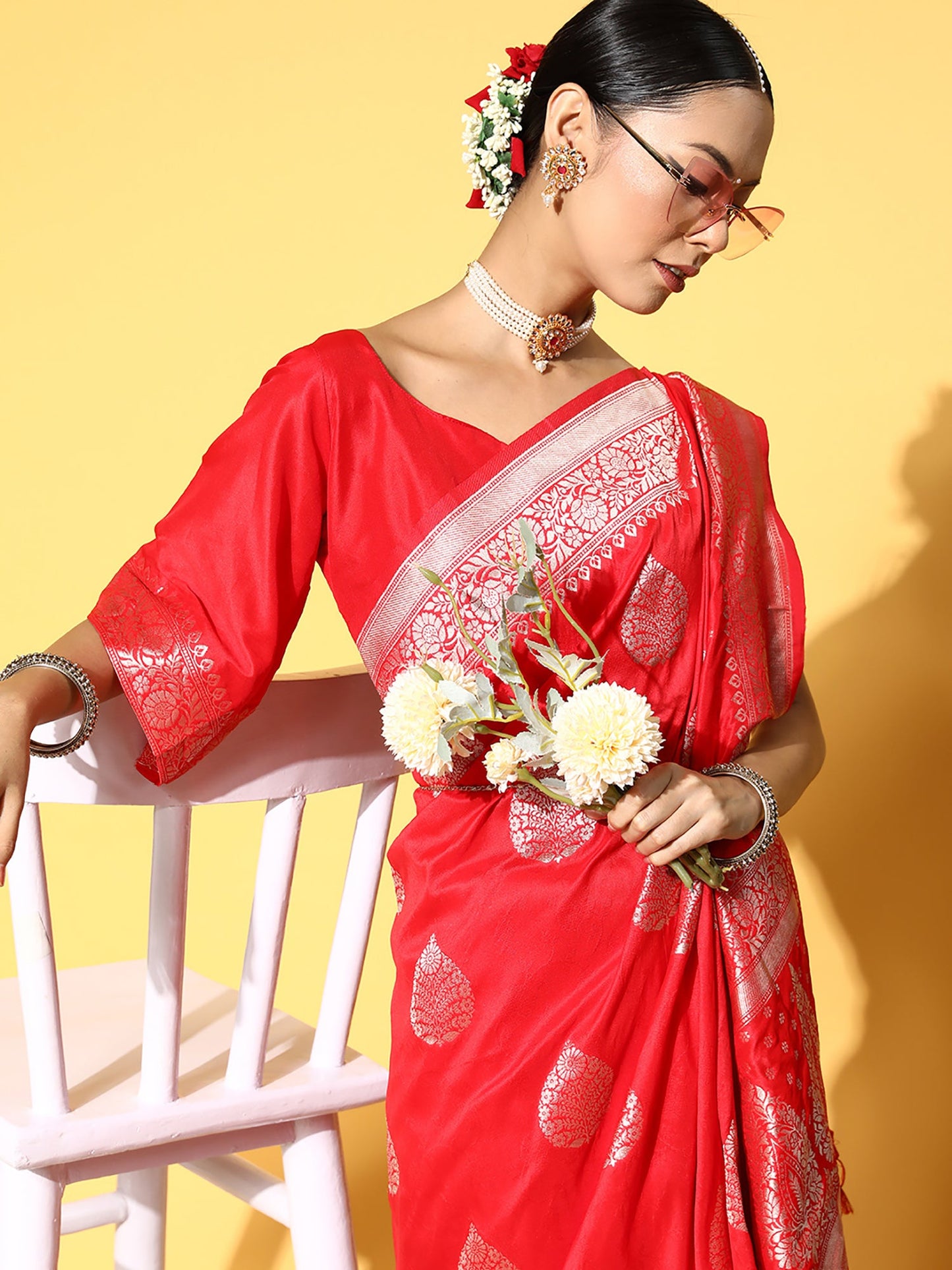 Women's Silk Blend Red Woven Design Celebrity Saree With Blouse Piece