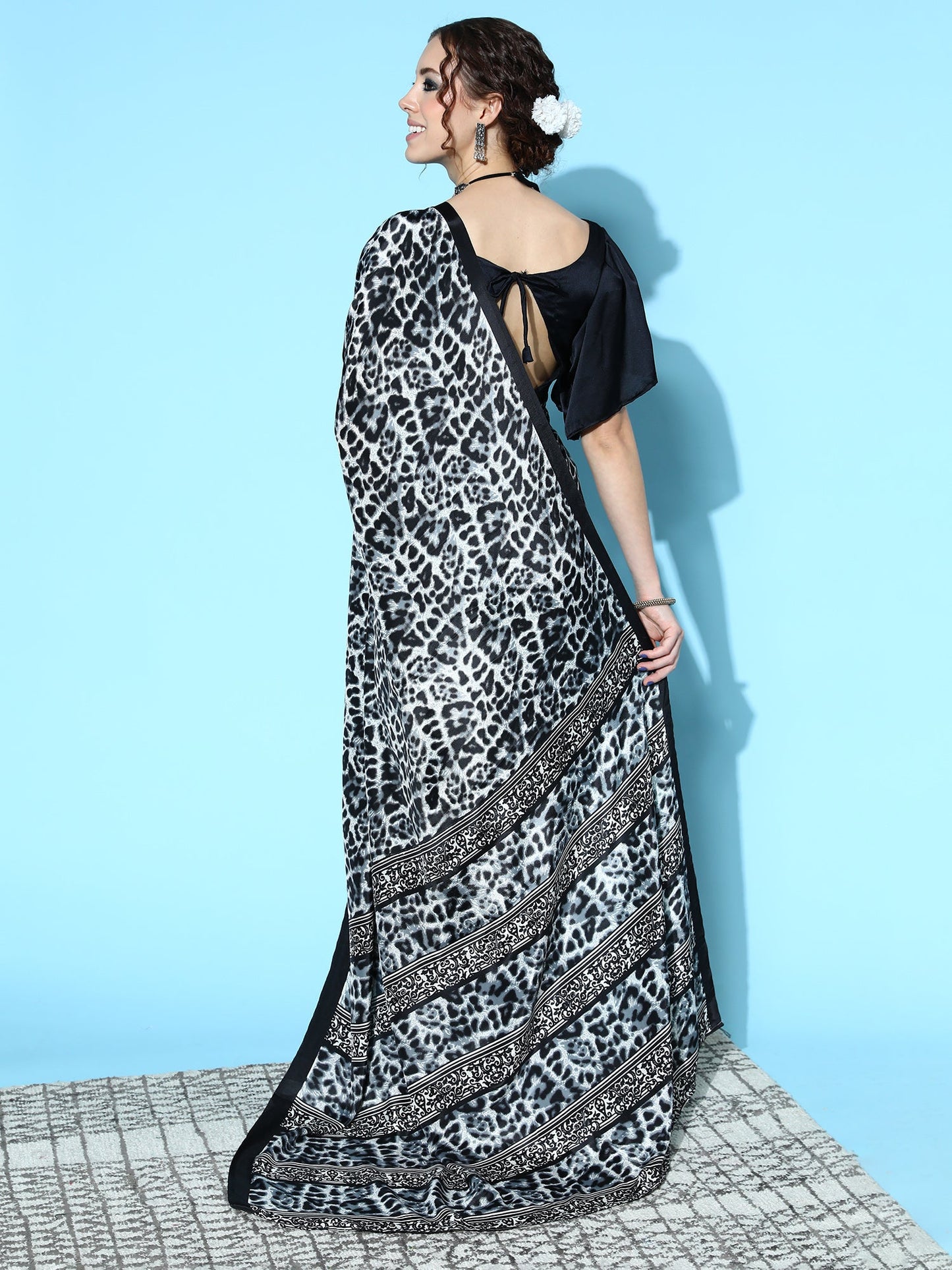 Women's Crepe Black Digital Print Designer Saree With Blouse Piece