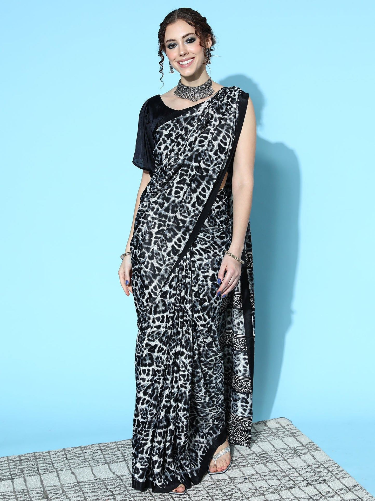 Women's Crepe Black Digital Print Designer Saree With Blouse Piece