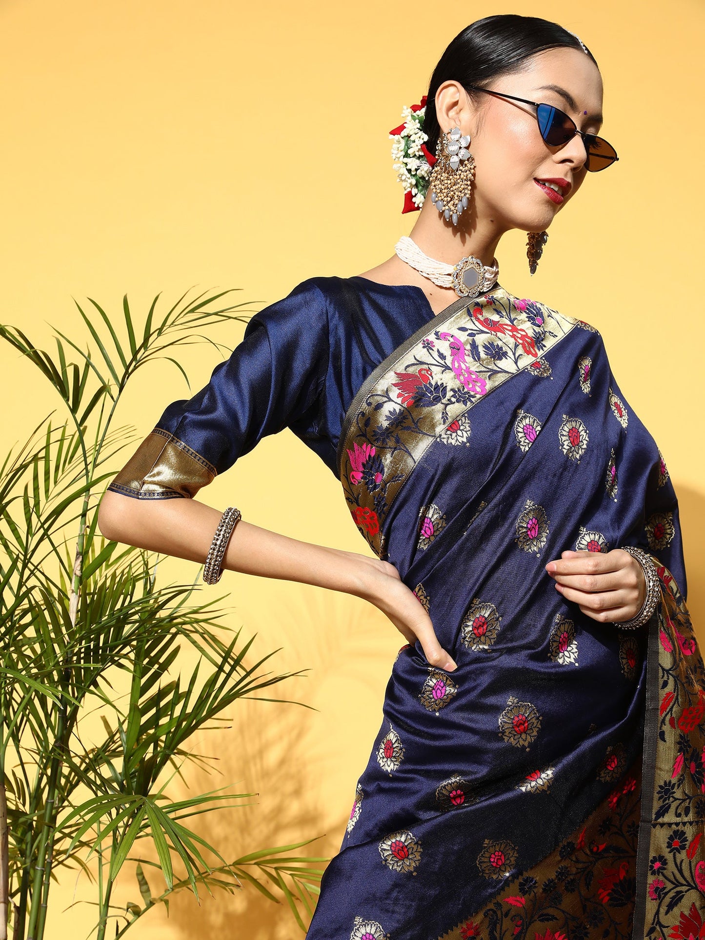 Women's Silk Blend Navy Blue Woven Design Celebrity Saree With Blouse Piece