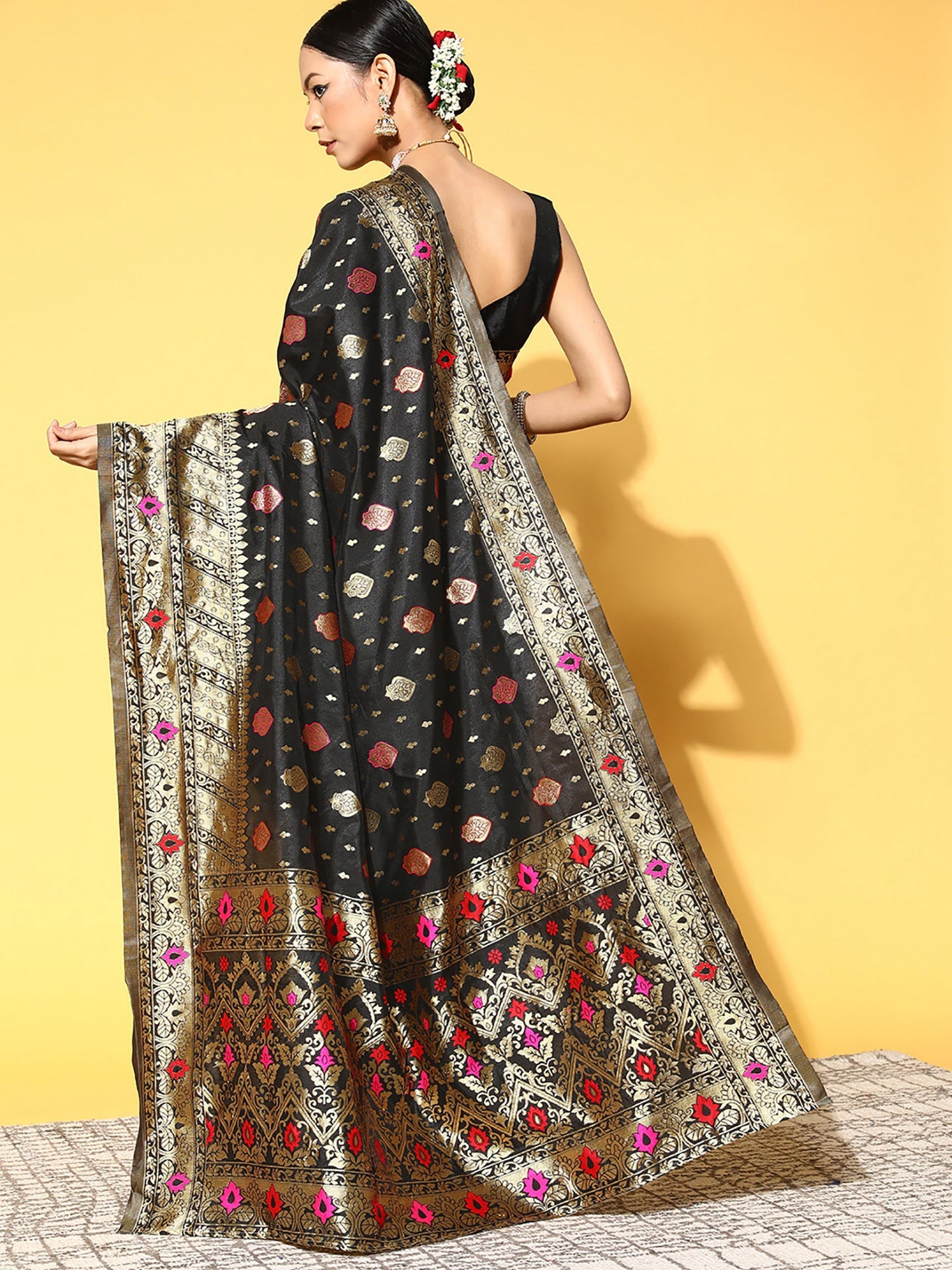 Women's Silk Blend Black Woven Design Celebrity Saree With Blouse Piece