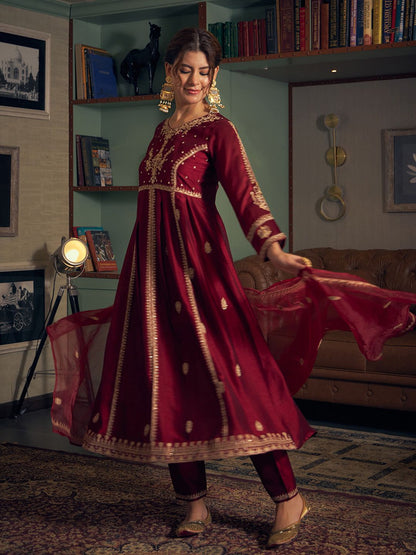 Dhiyona CH Women Embroidered Panelled Sequinned Kurta with Trousers & Dupatta