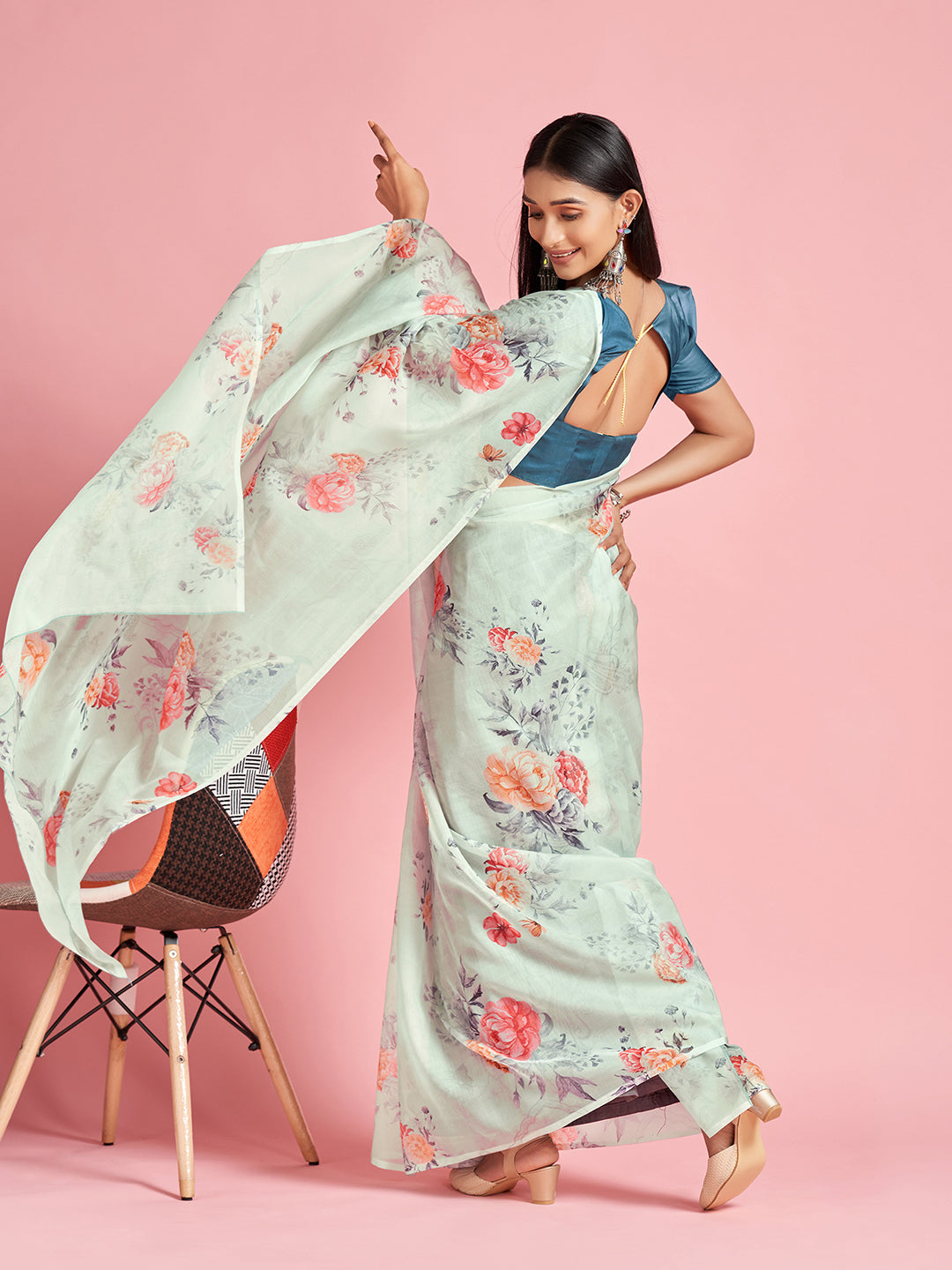 Women's Organza Turquoise Digital Print Designer Saree With Blouse Piece
