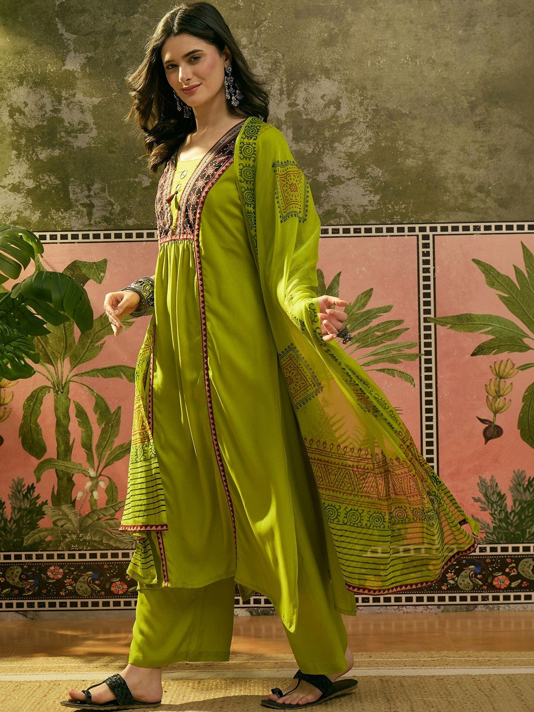 Square Neck Kurta Trousers & Dupatta