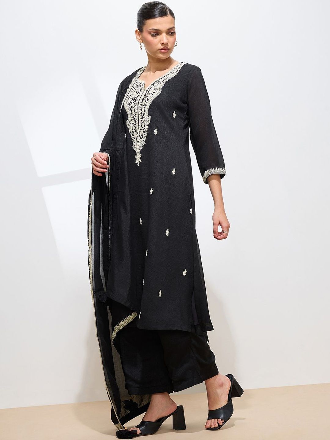 Dhiyona KL Women Ethnic Motifs Embroidered Regular Thread Work Kurta with Palazzos & With Dupatta