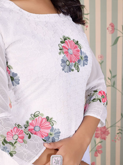 Dhiyona OD  Floral Embroidered Thread Work Floral Georgette Straight Kurta
