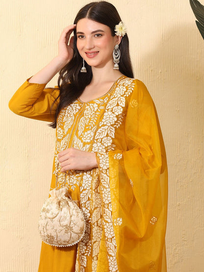 Women Floral Embroidered Regular Thread Work Kurta with Palazzos & With Dupatta
