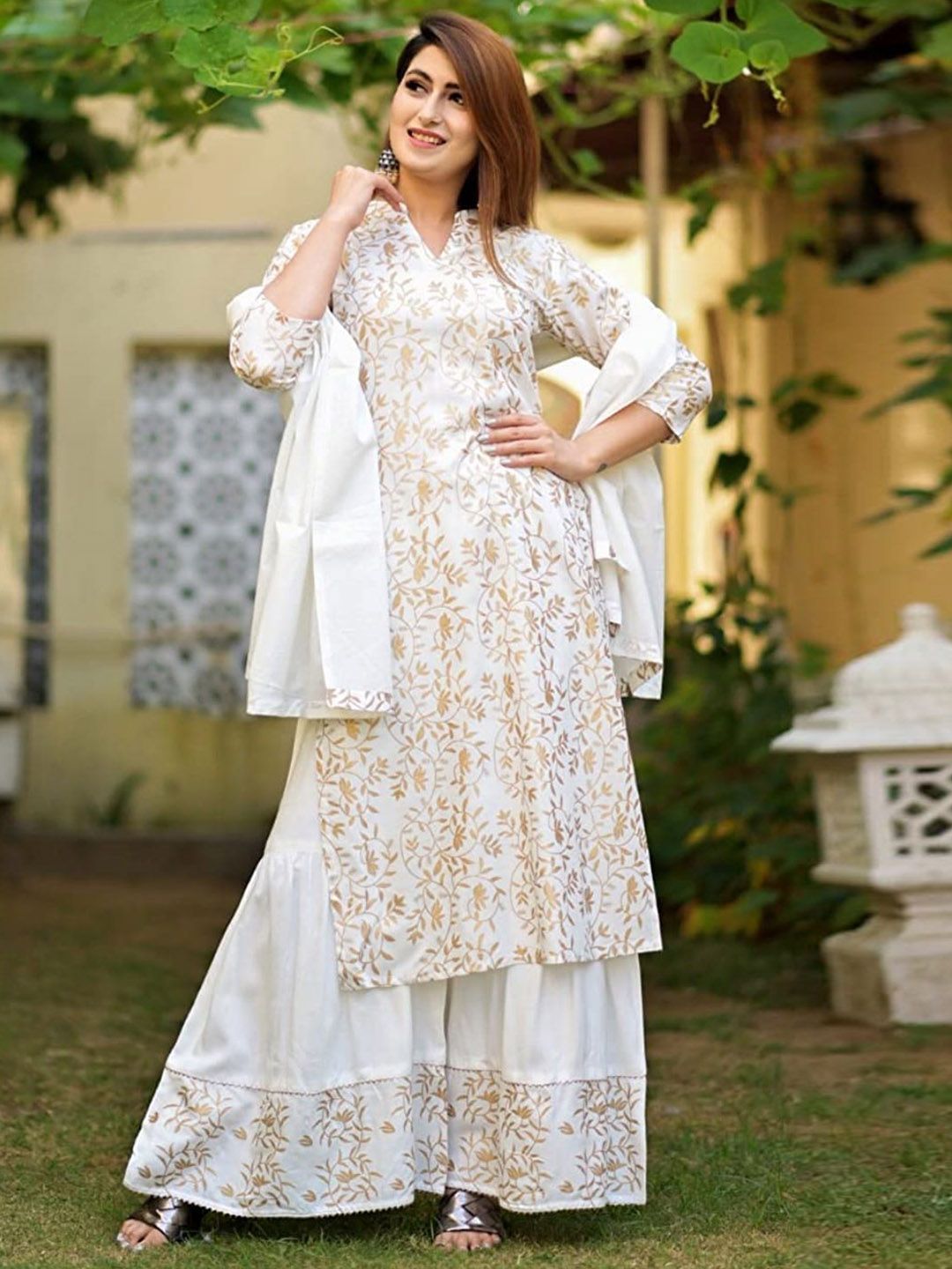 Dhiyona KL Women Floral Printed Regular Pure Cotton Kurta with Sharara & With Dupatta