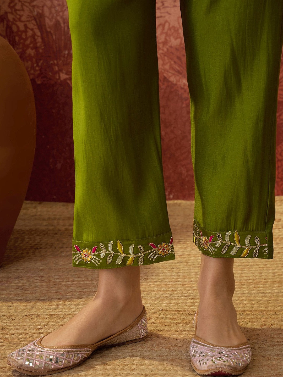 Embroidered Round Neck Kurta & Trousers Kurta Set