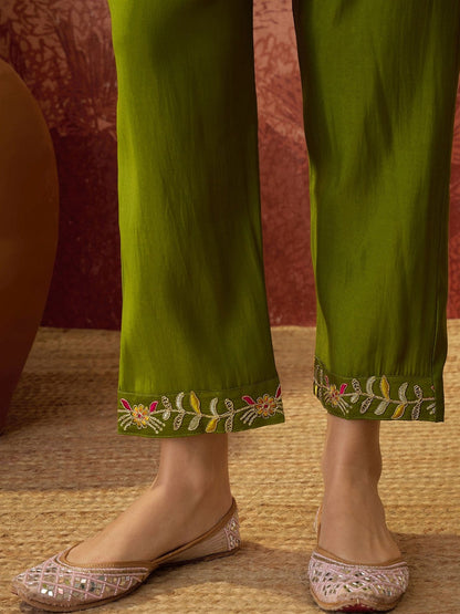 Embroidered Round Neck Kurta & Trousers Kurta Set