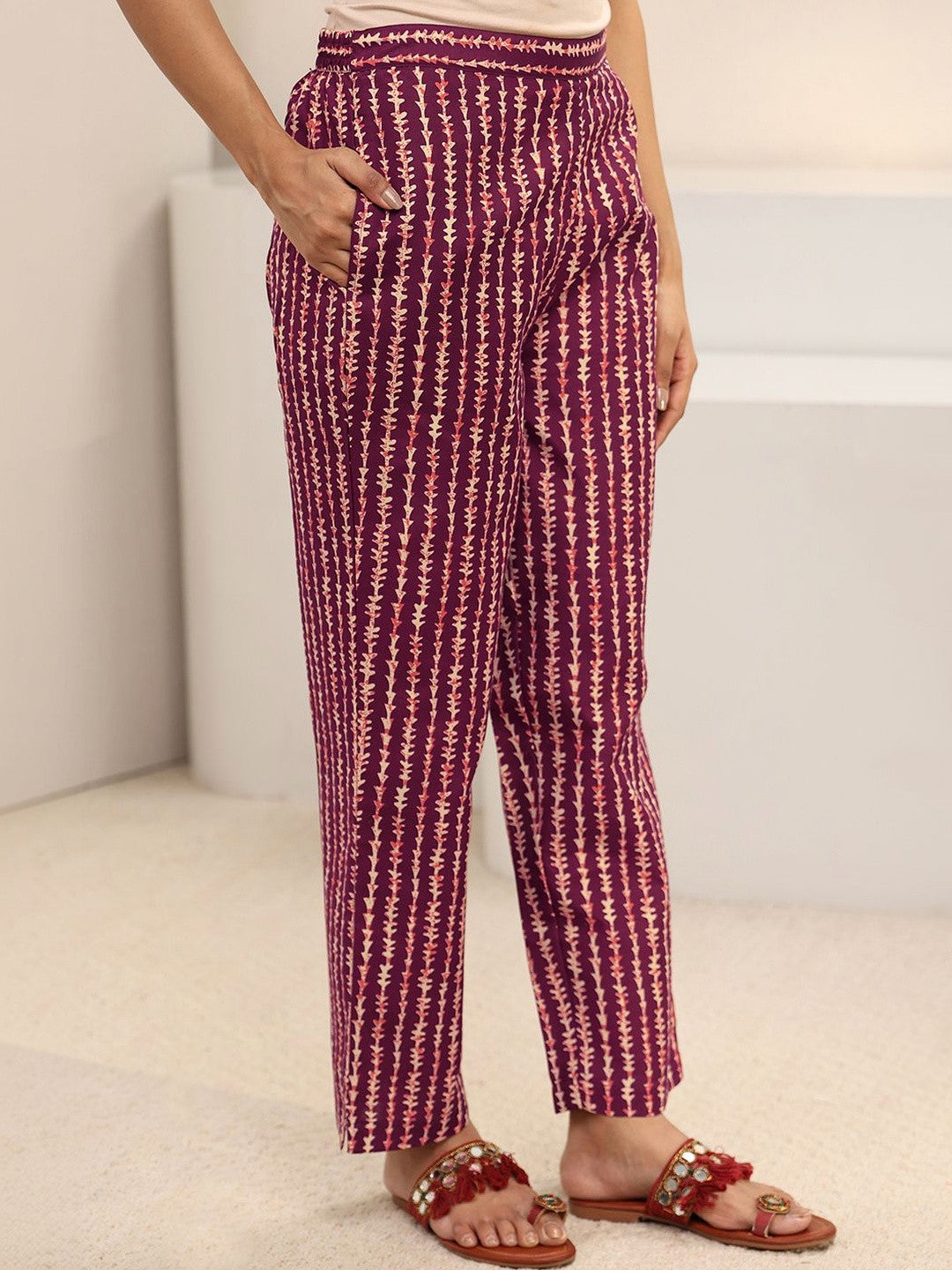 Women Floral Printed Regular Kurta with Trousers & With Dupatta