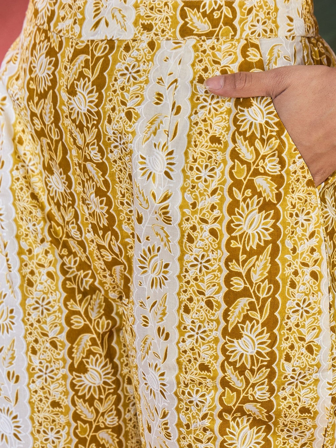 Printed Pure Cotton V-Neck Kurta & Trousers Kurta Sets