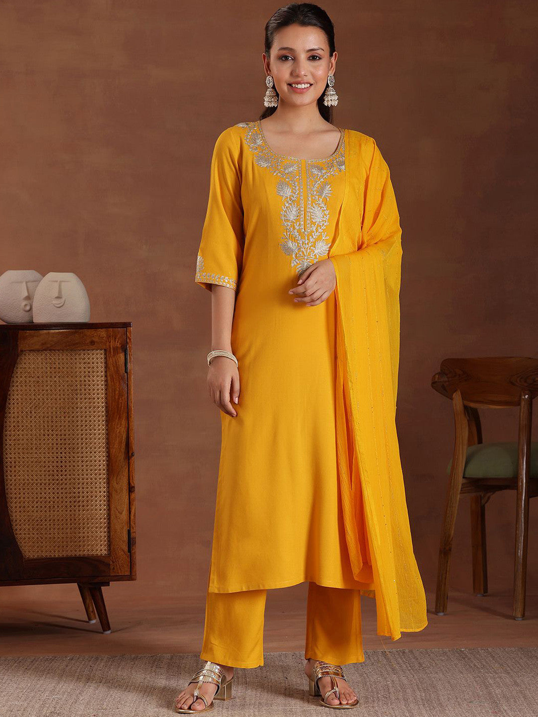 Floral Embroidered Yoke Design Zari Straight Kurta with Trousers & Dupatta