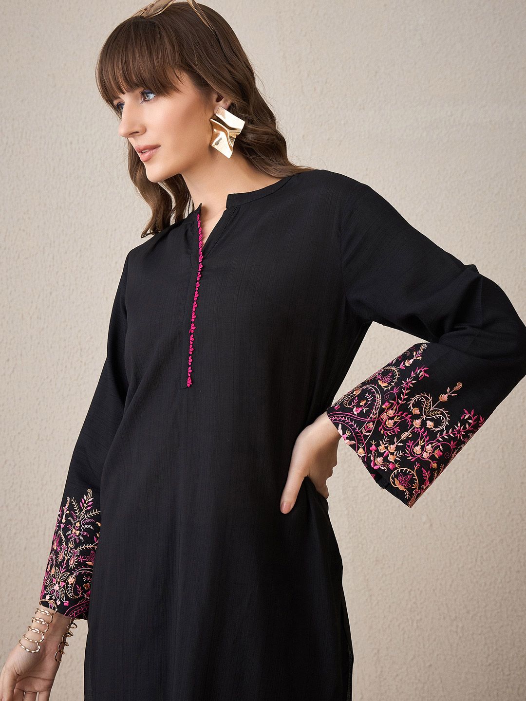Mandarin Collar Flared Sleeves Thread Work Straight Kurta With Trouser