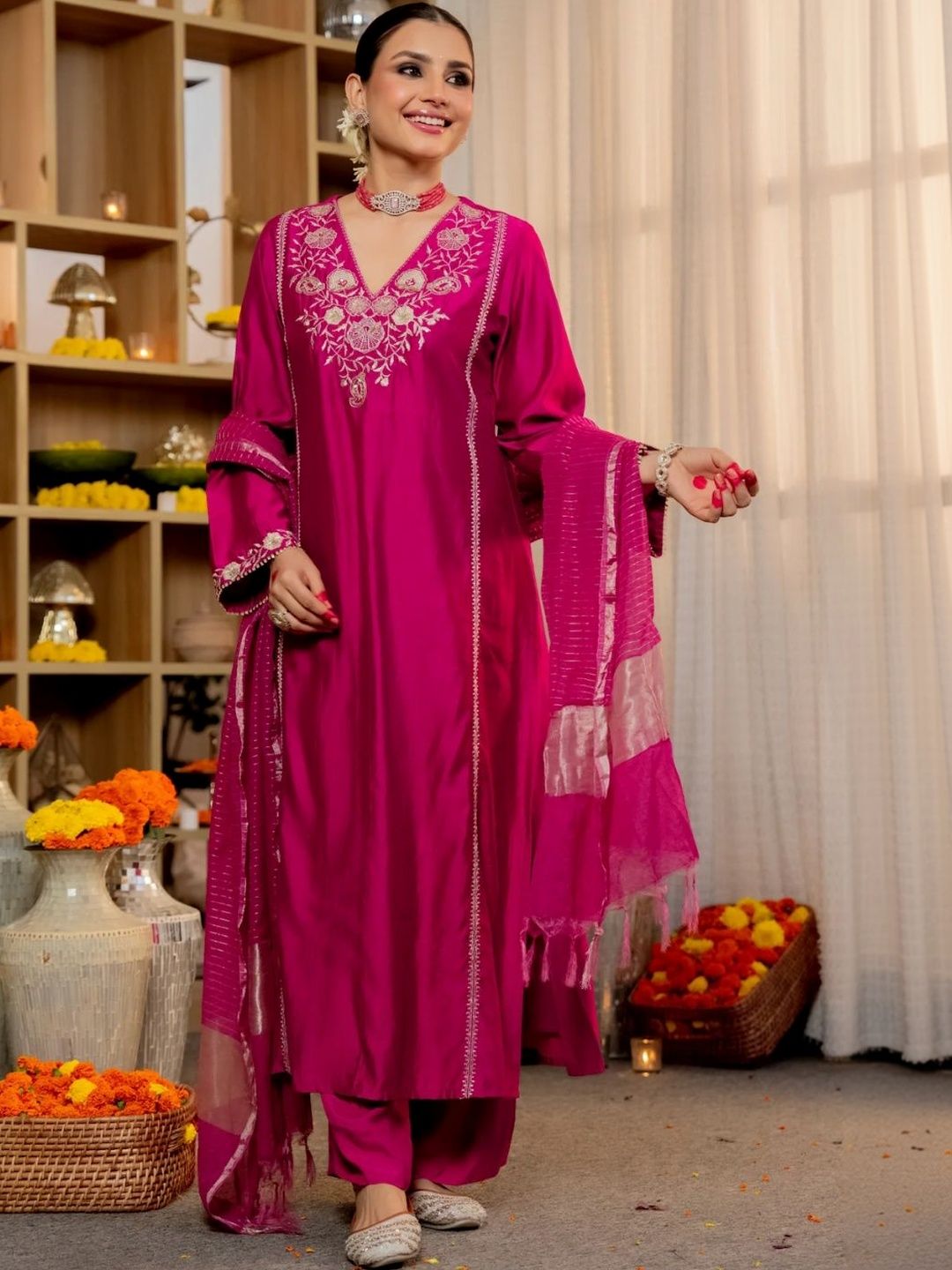 Dhiyona KL Women Ethnic Motifs Embroidered Regular Thread Work Kurta with Trousers & With Dupatta