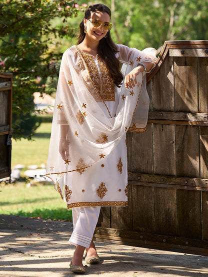 Women Floral Embroidered Regular Thread Work Kurta with Trousers & With Dupatta