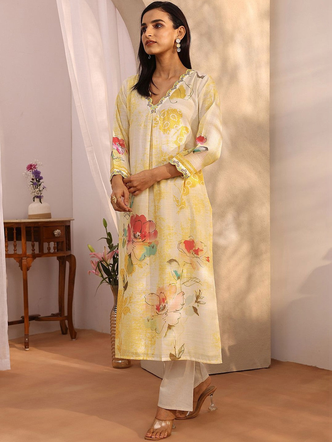 Women Floral Printed Regular Thread Work Linen Kurta with Trousers & With Dupatta