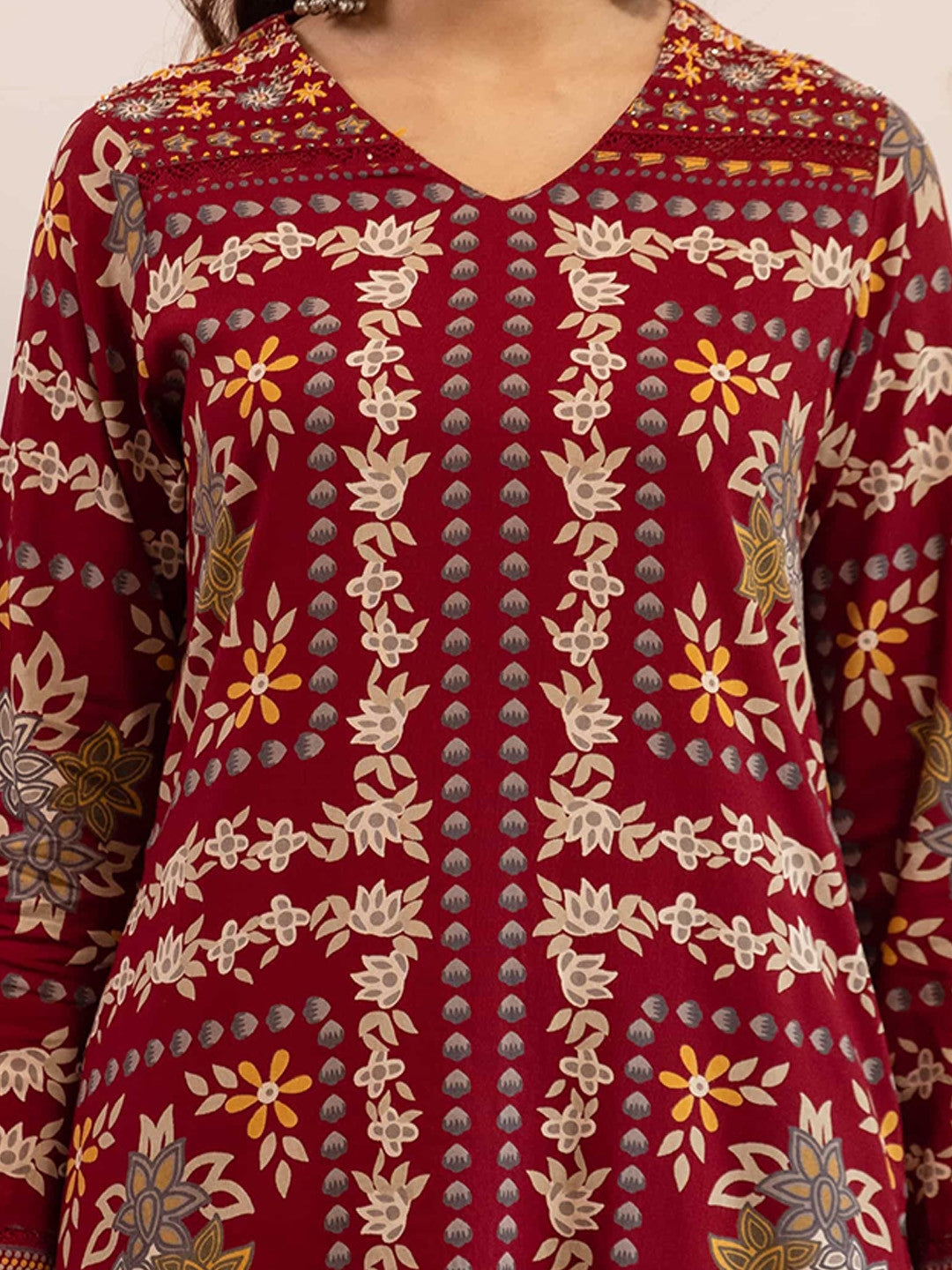 Floral Printed V-Neck Straight Kurta & Trousers
