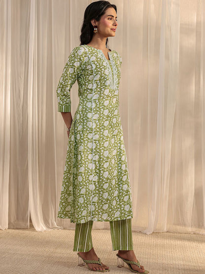 Women Floral Printed Regular Kurta with Trousers & With Dupatta