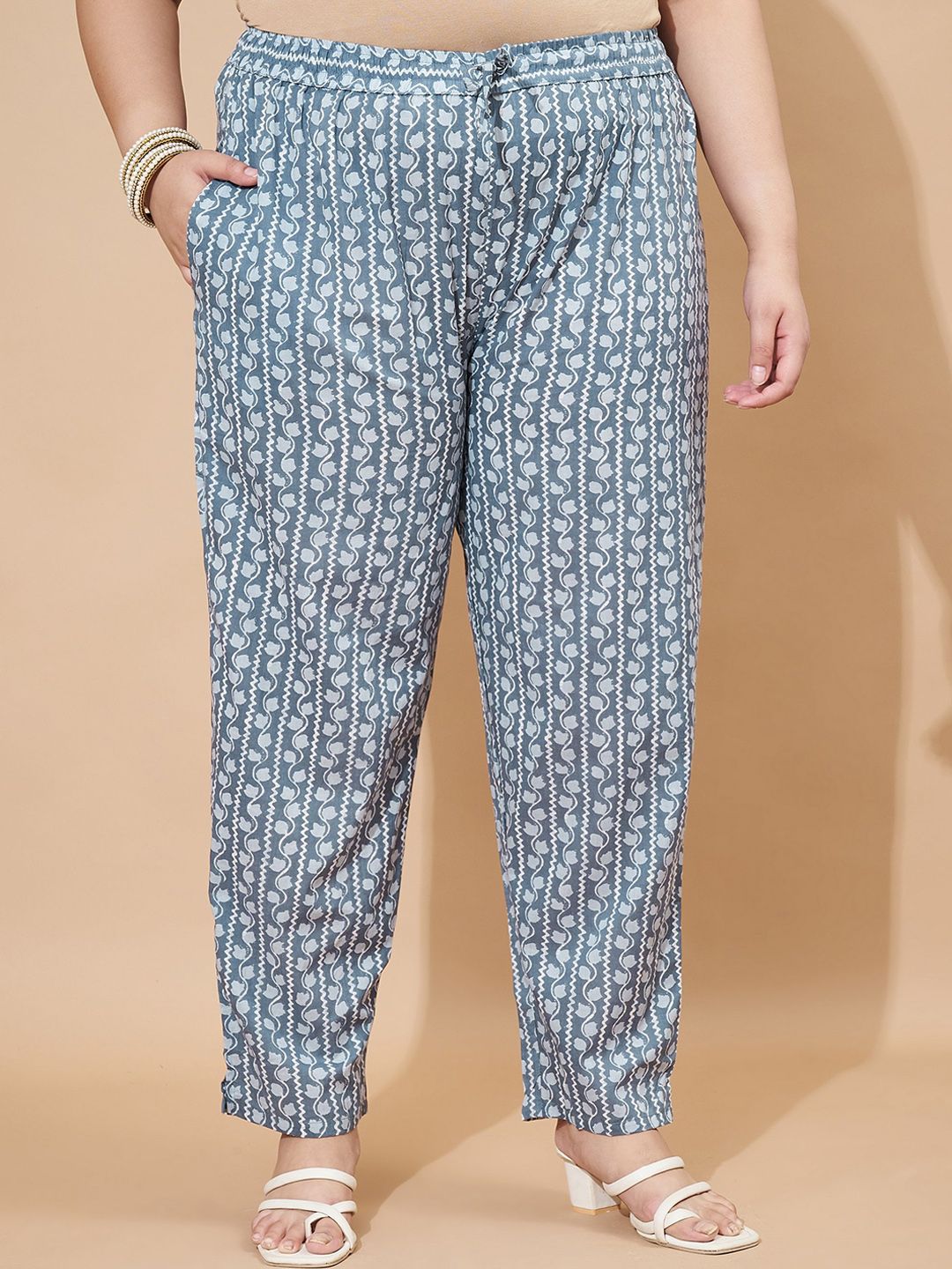 Dhiyona KL Floral Printed Notch-Neck Pure Cotton Kurta With Trousers And Dupatta