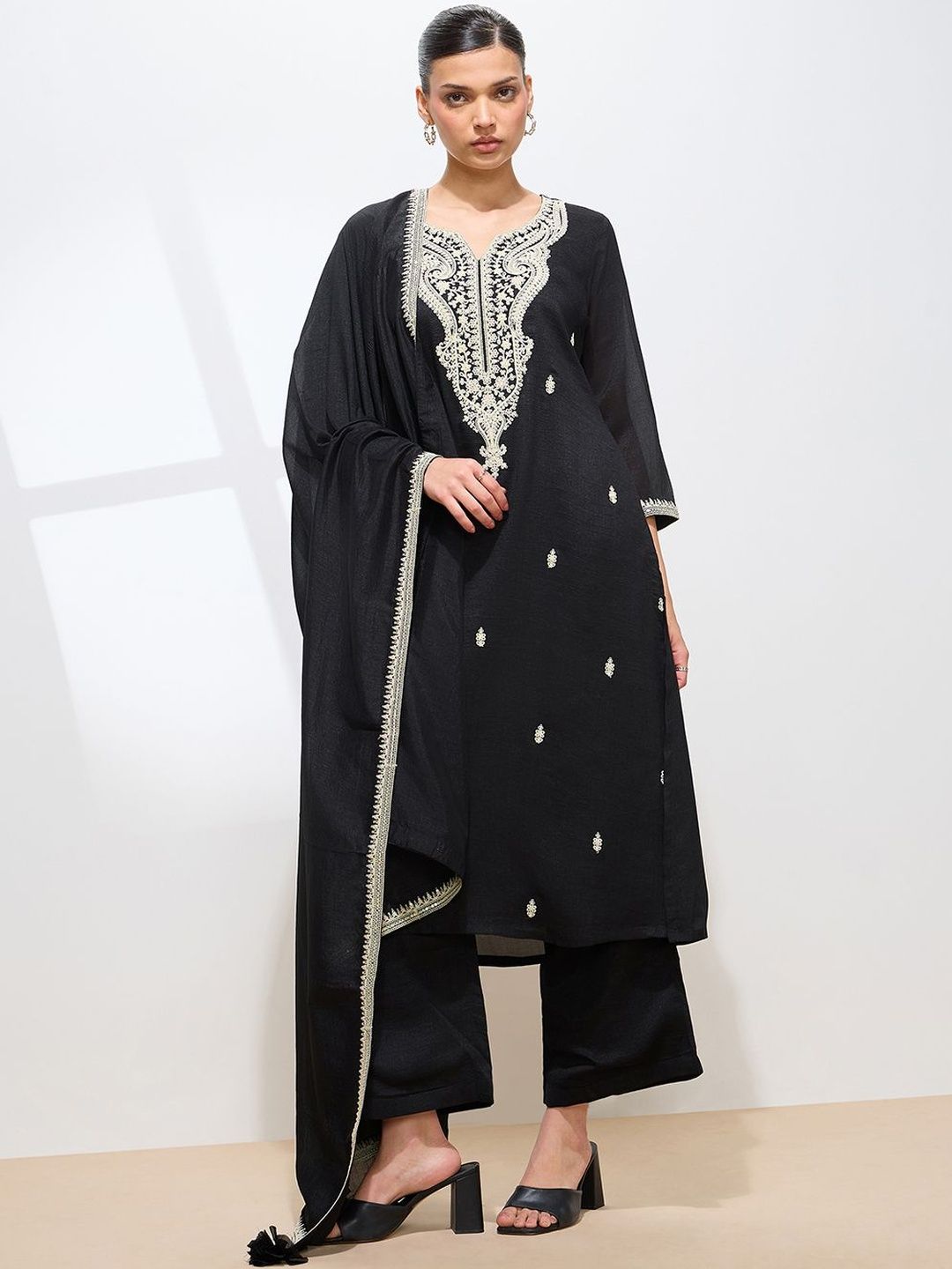Dhiyona KL Women Ethnic Motifs Embroidered Regular Thread Work Kurta with Palazzos & With Dupatta