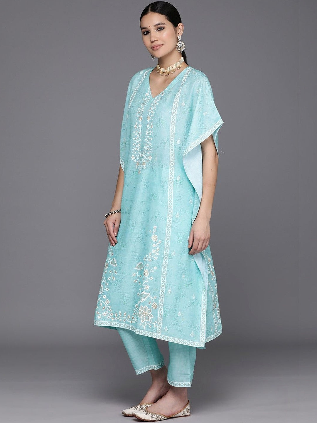 Women Floral Printed Regular Thread Work Kurta with Trousers
