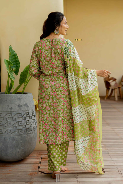 Dhiyona KL Floral Printed Round Neck Beads and Stones Pure Cotton Kurta With Trouser & Dupatta