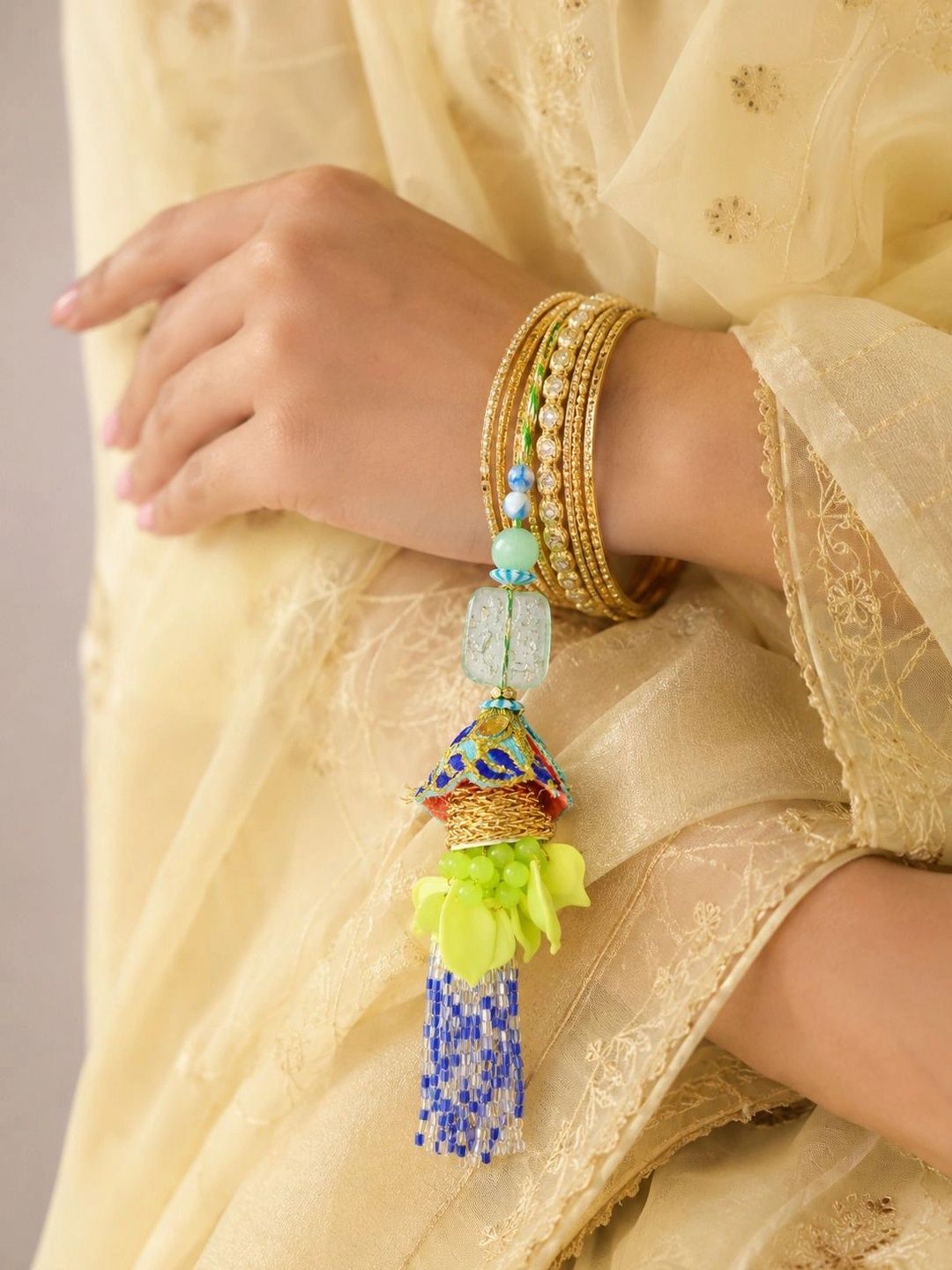 Dhiyona Rakhi