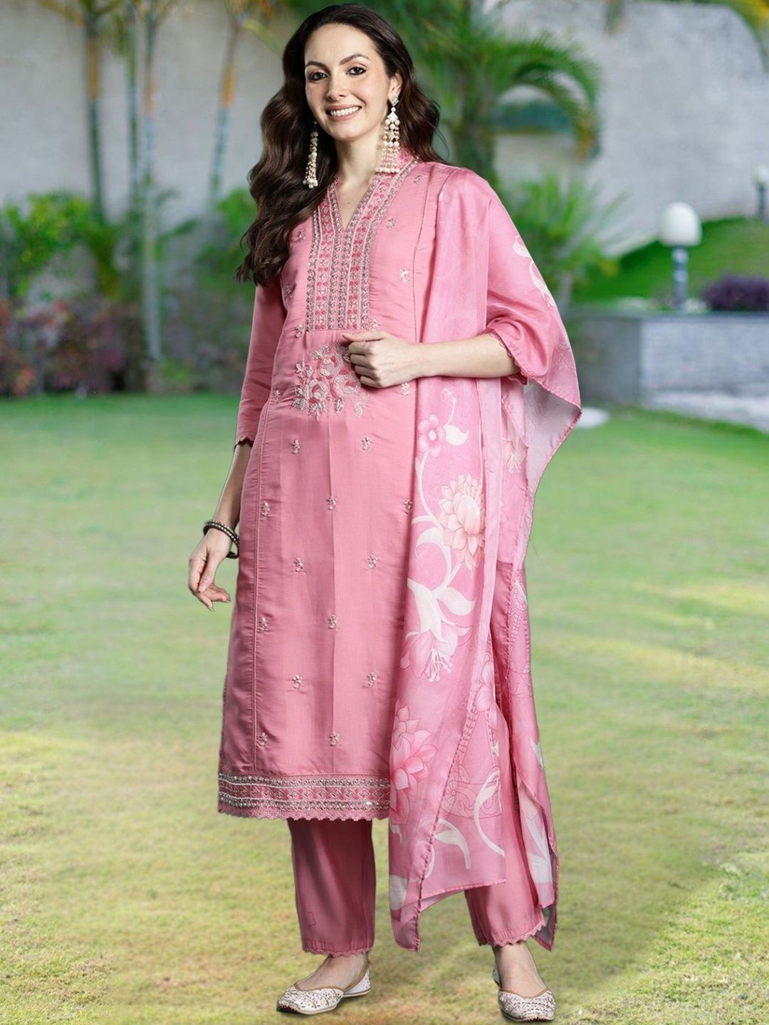 Women Floral Embroidered Regular Thread Work Kurta with Trousers & With Dupatta