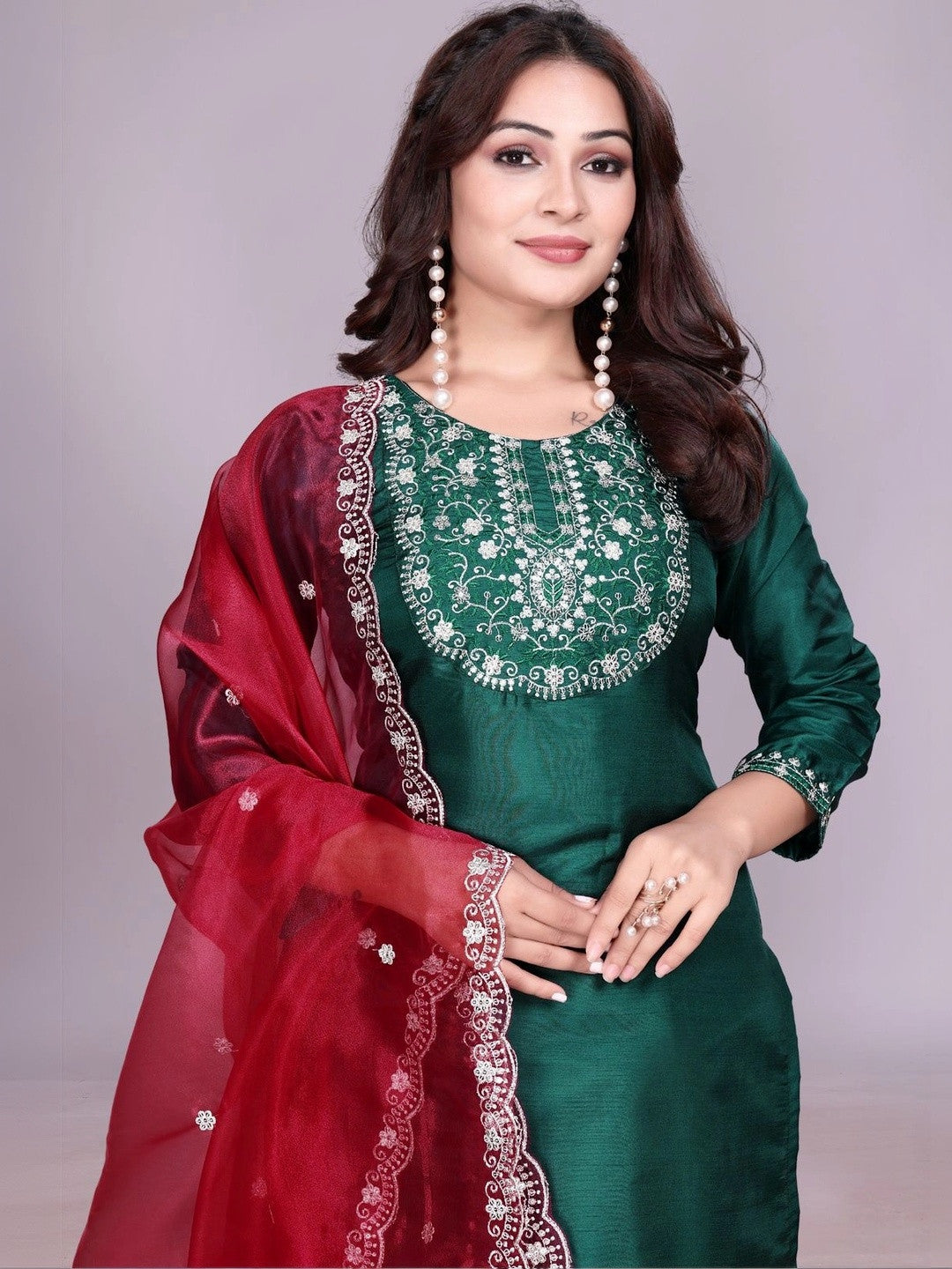 Women Embroidered Regular Thread Work Kurta with Trousers & With Dupatta