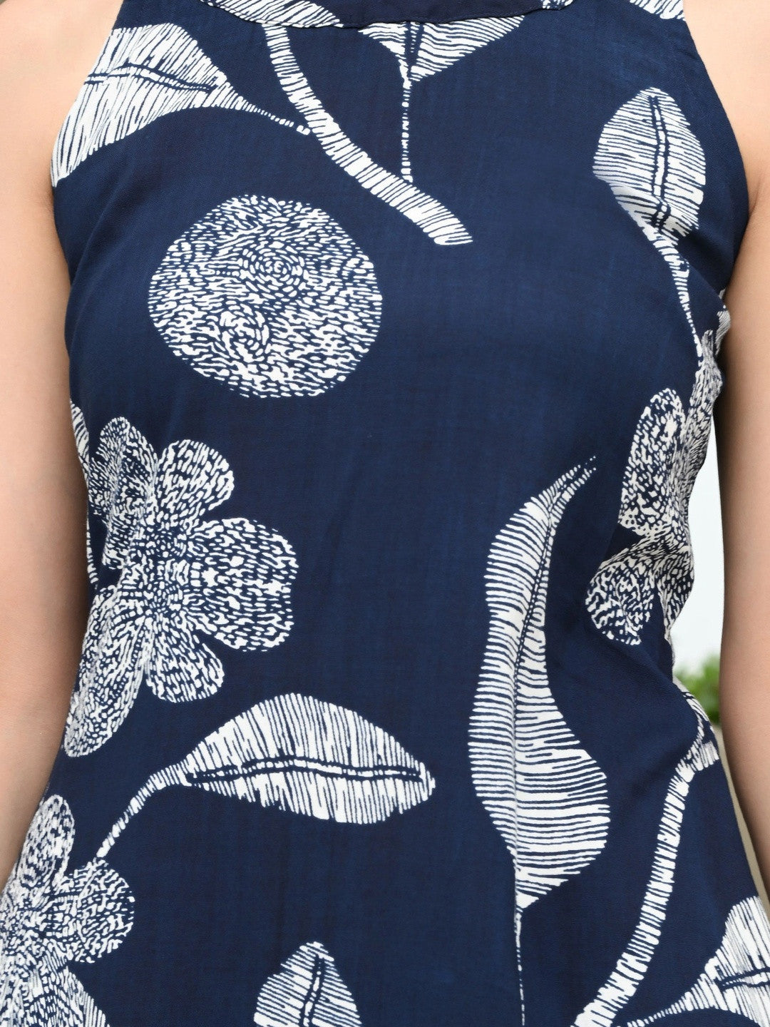 Women Floral Printed Regular Kurta with Trousers