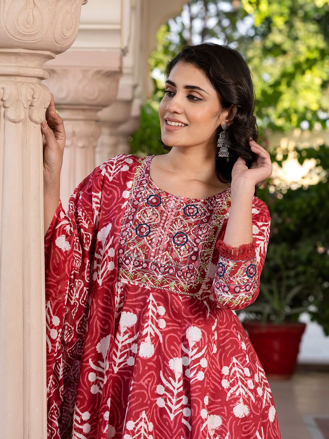 Dhiyona KL Women Floral Printed Regular Pure Cotton Kurta with Palazzos & With Dupatta