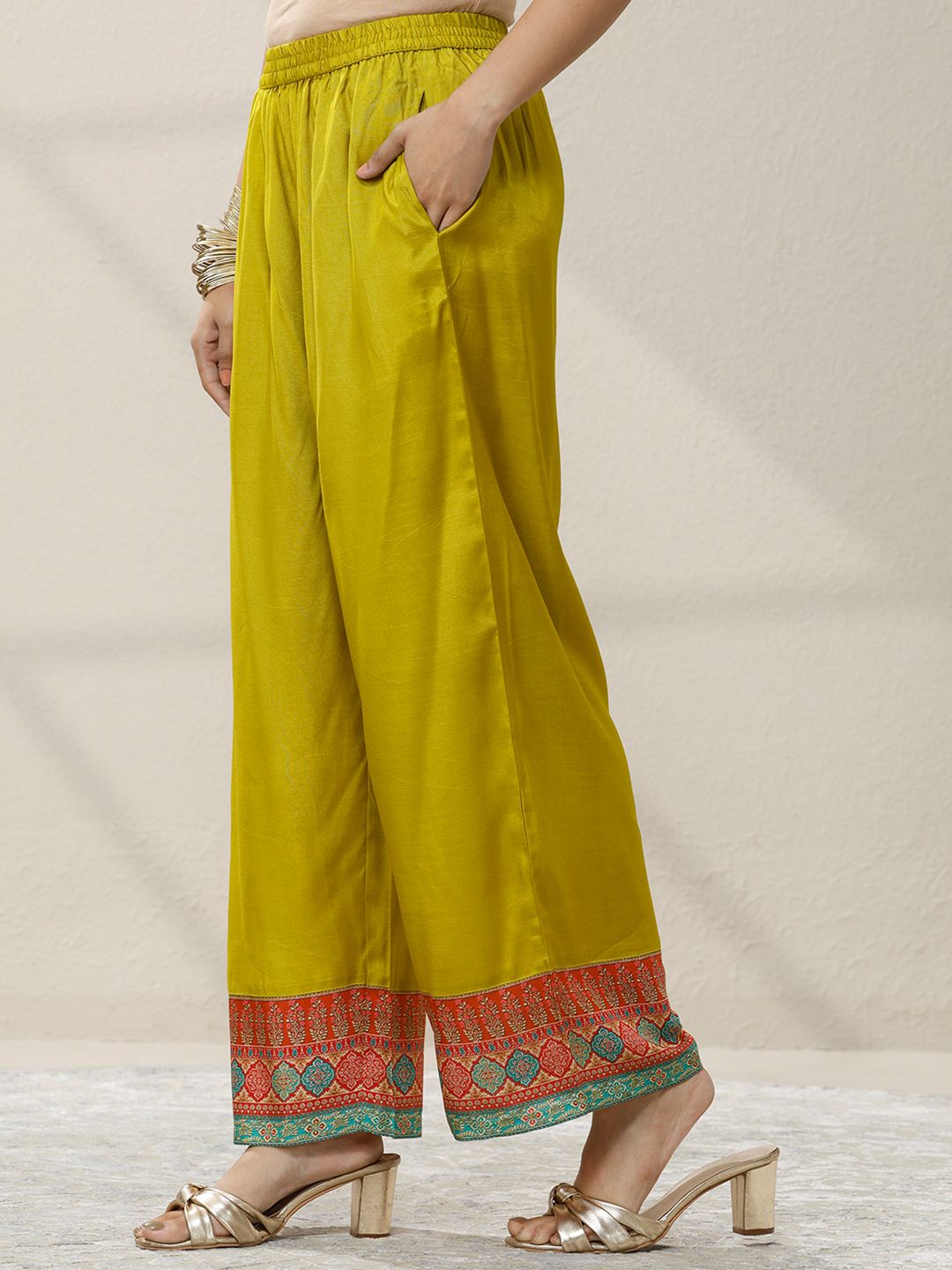 Dhiyona LL Women Floral Printed Regular Sequinned Kurta with Palazzos & With Dupatta