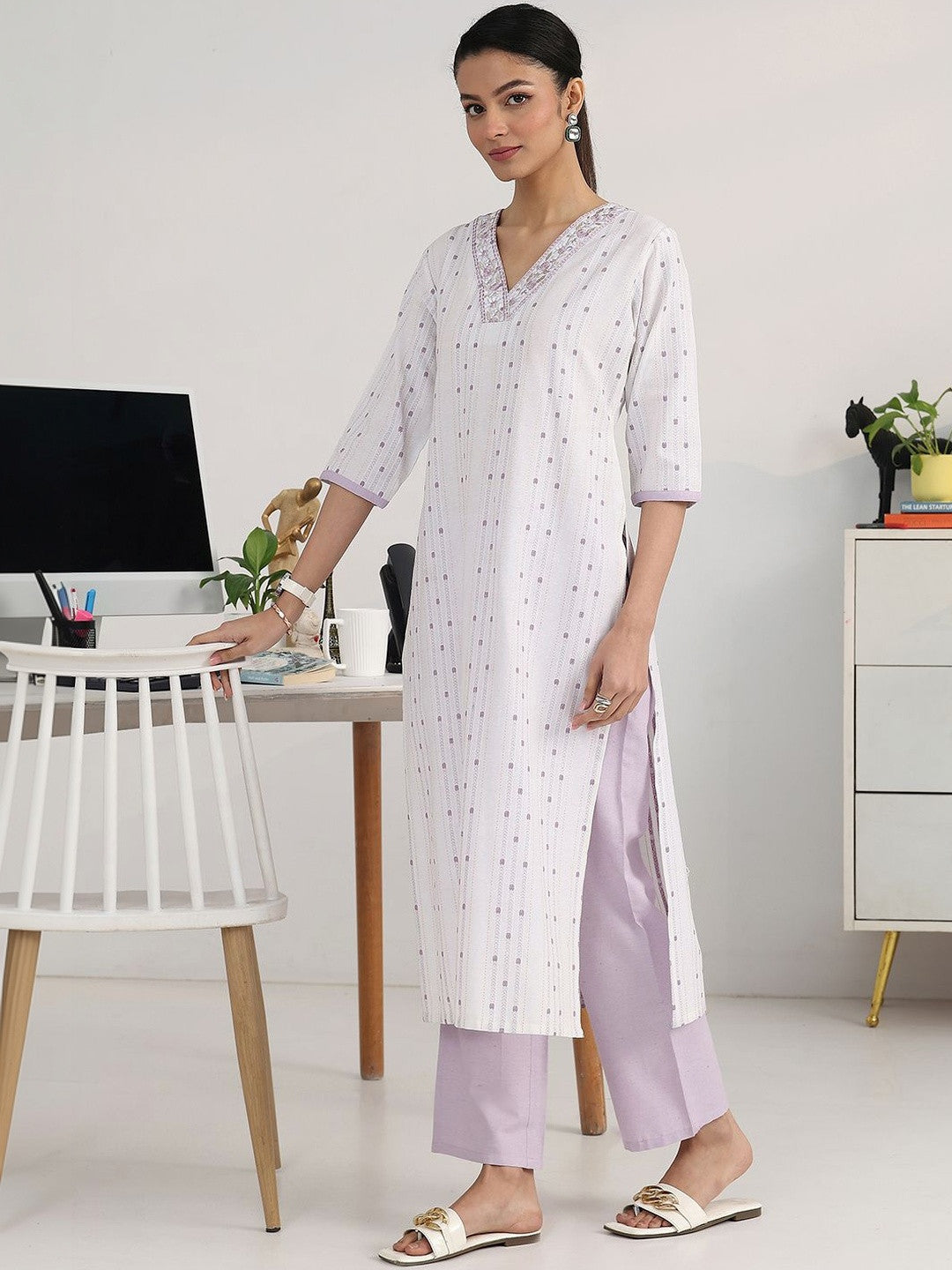 Women Ethnic Motifs Printed Regular Kurta with Trousers & With Dupatta