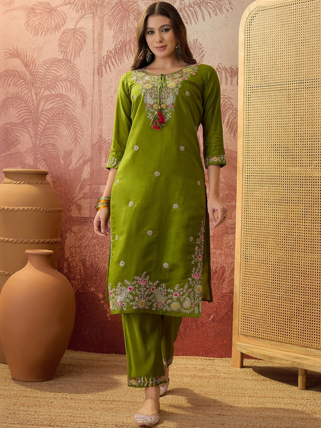 Embroidered Round Neck Kurta & Trousers Kurta Set