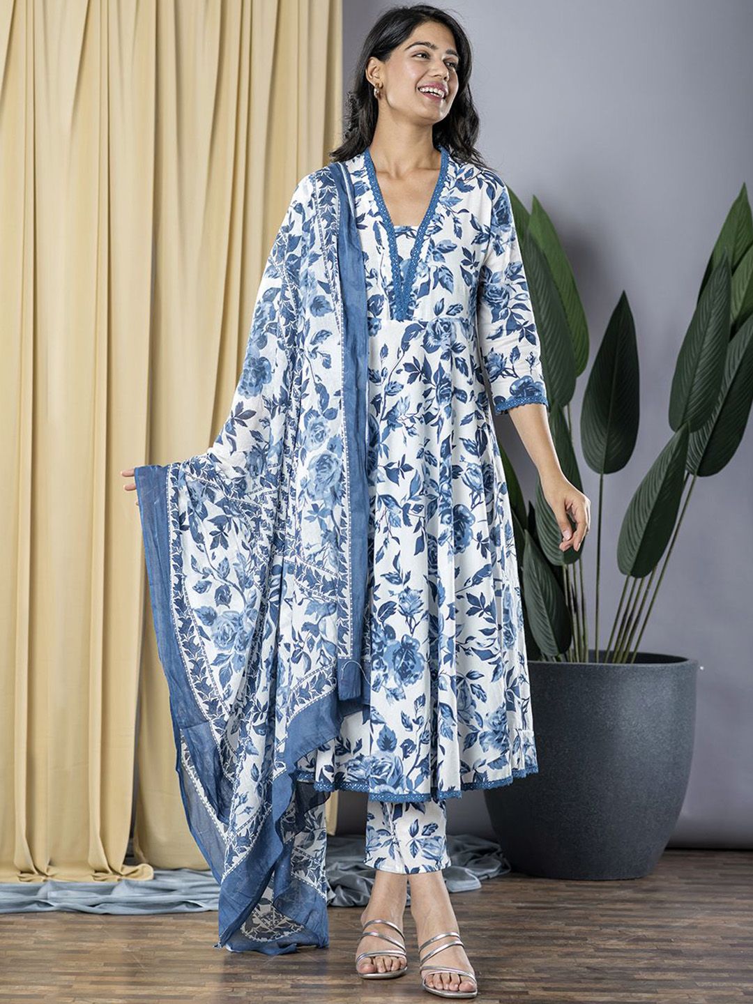 Dhiyona KL Women Floral Printed Regular Pure Cotton Kurta with Trousers & With Dupatta