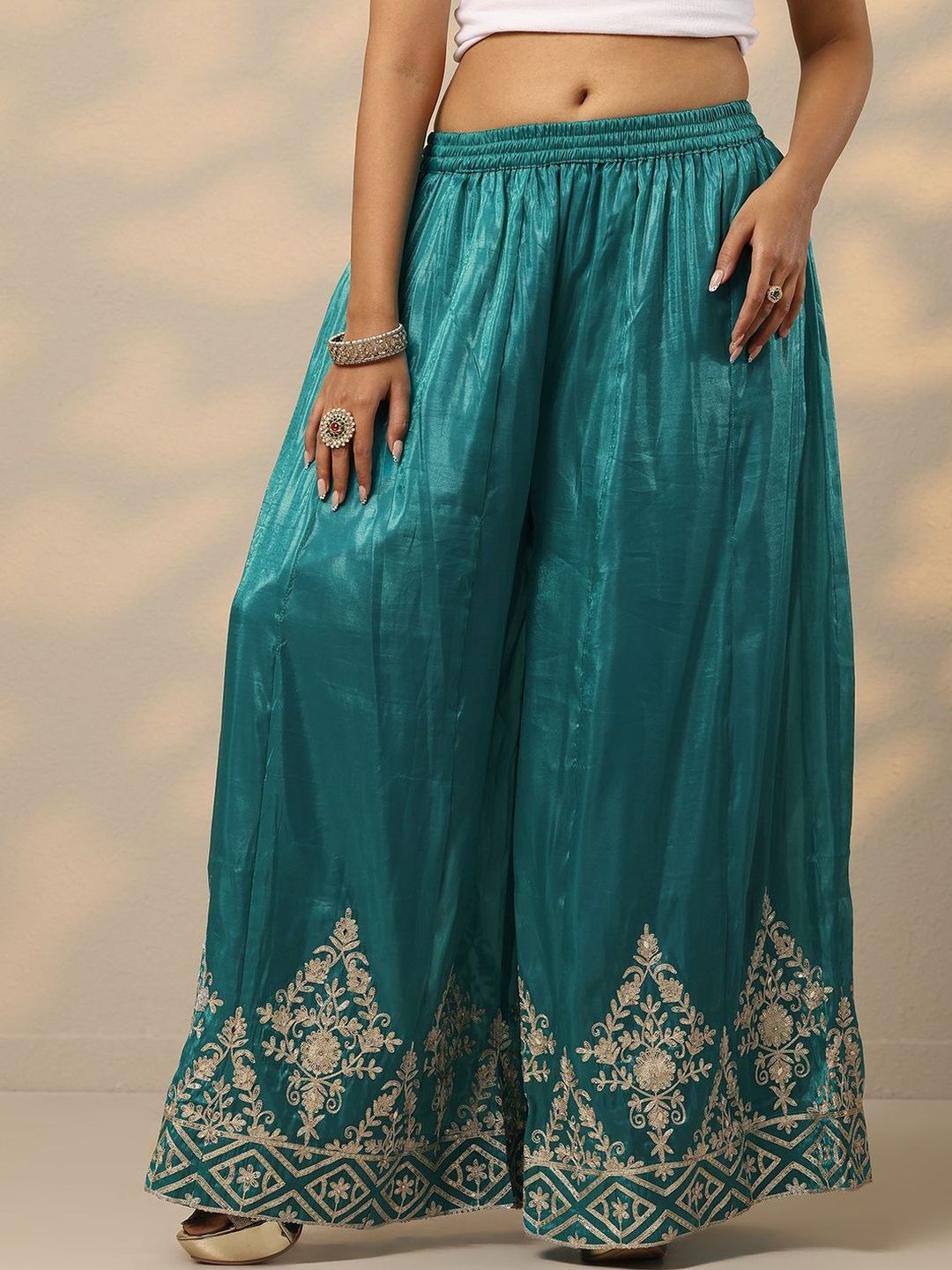 Dhiyona LL Women Ethnic Motifs Embroidered Kurta With Sharara & Dupatta Kurta Sets