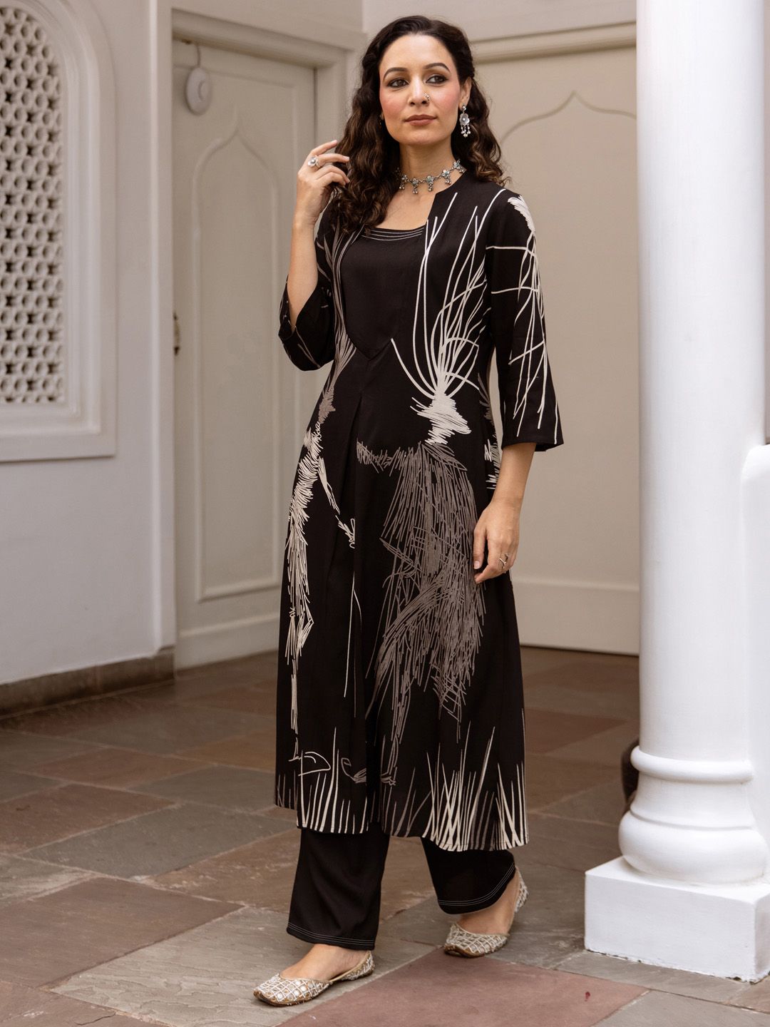 Dhiyona IE Abstract Printed Regular Straight Kurta with Palazzos