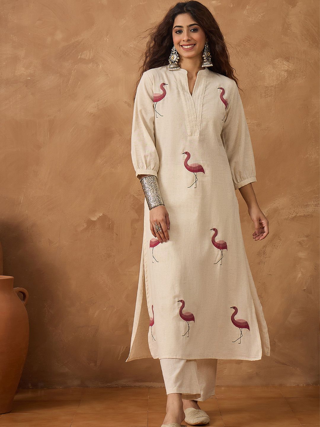 Off White Women Ethnic Motifs Embroidered Regular Thread Work Kurta with Trousers